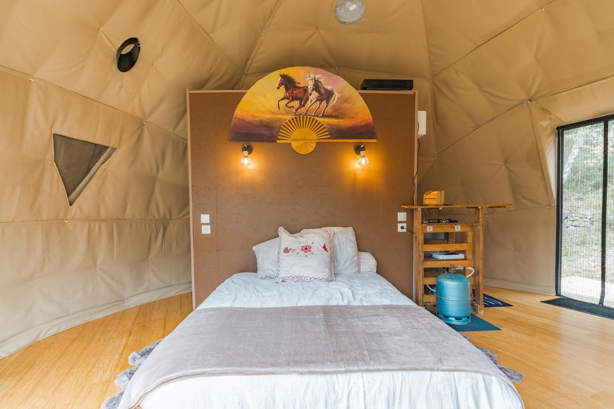 La Cabane Aux Chevaux Varages 外观 照片